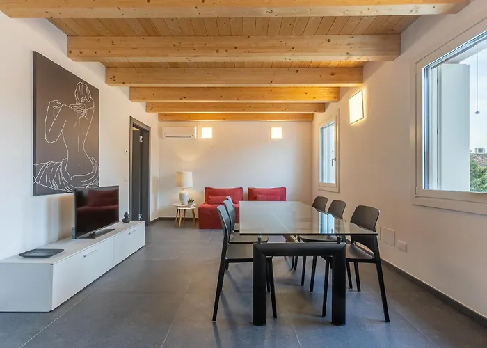 Guesthost - Le Agavi - X9 With Garage & Terrace * Φεράρα